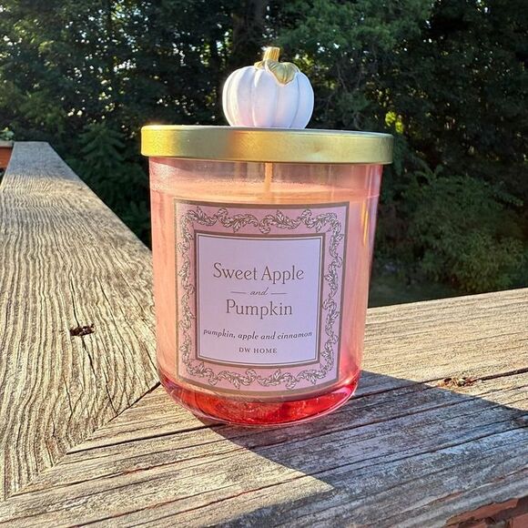 NEW DW Home Sweet Pumpkin and Apple 9oz Single Wick Candle Pink White - Picture 1 of 5